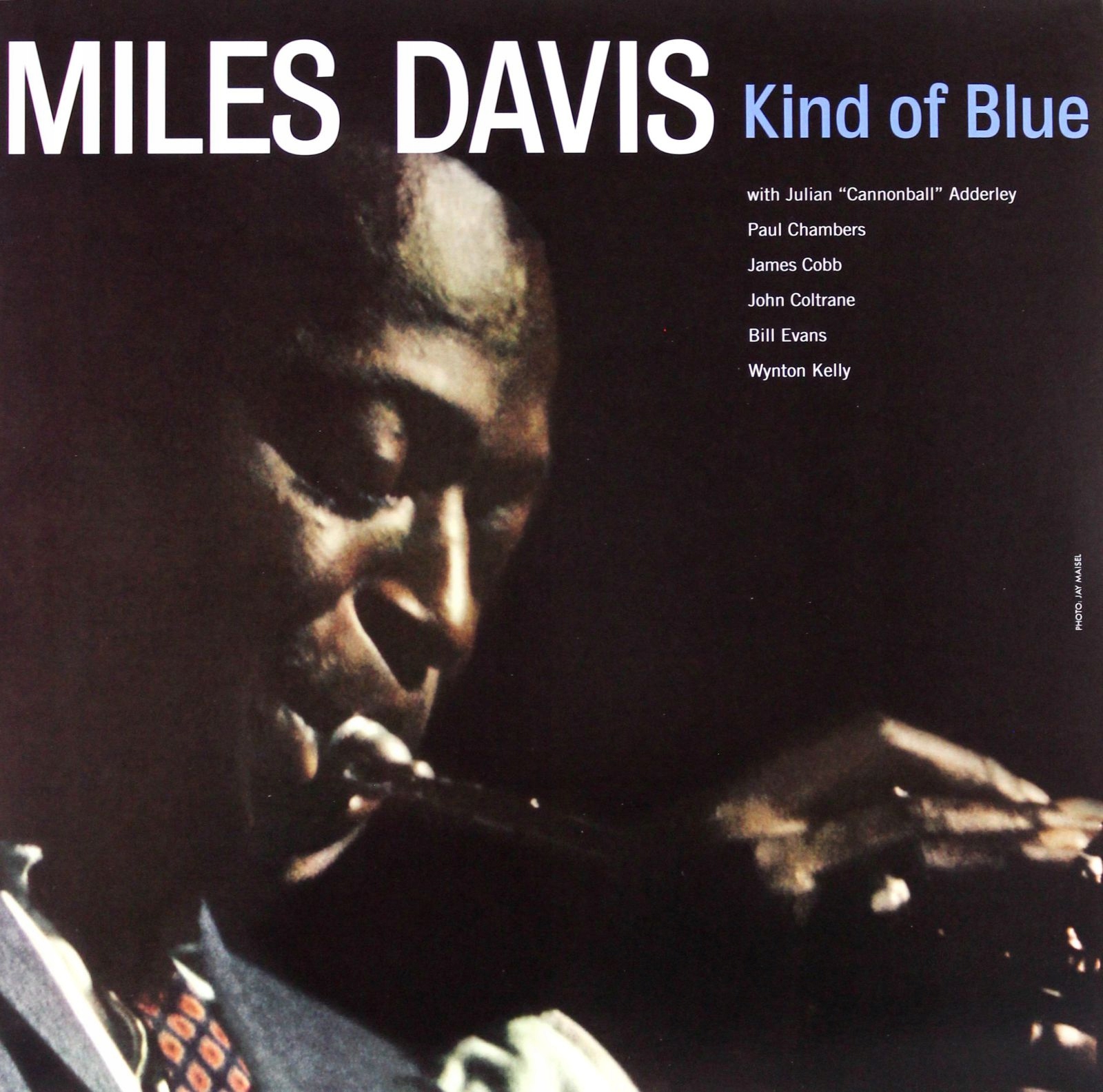Blue miles. Майлз Девис альбом kind of Blue. Kind of Blue Майлз Дэвис джазовые альбомы. Виниловые пластинки с Miles Davis. Голубая пластинка виниловая Майлз Дэвис.