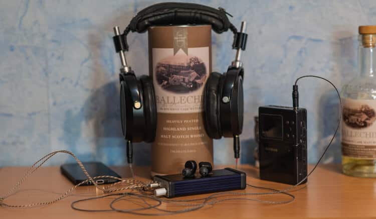 Проверка наушников на 3д звук. Проверка звука наушников. Beyerdynamic DT 990 Vintage. Myst izophones-7. 8д звук для наушников.