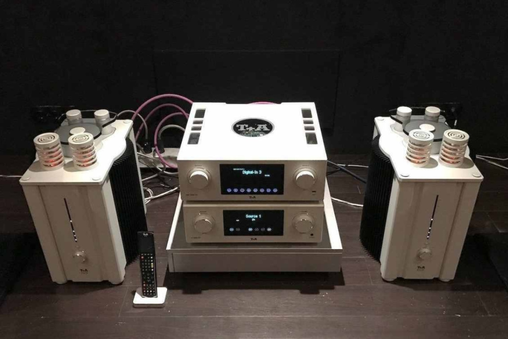 Моноблочный усилитель T+A M 40 HV