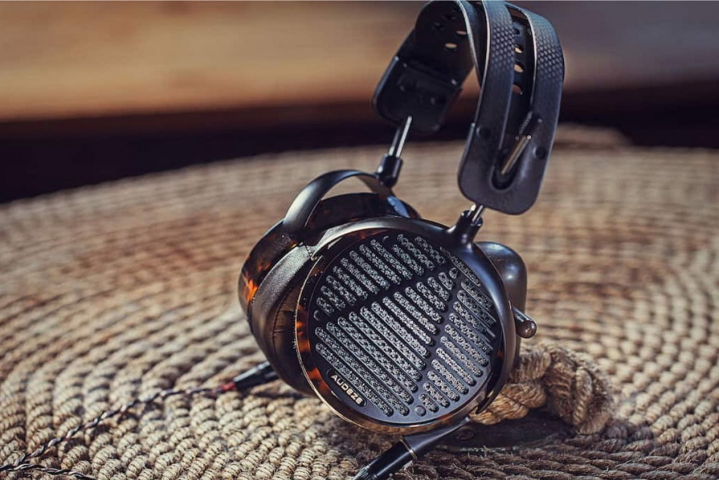 Открытые наушники Audeze LCD-5