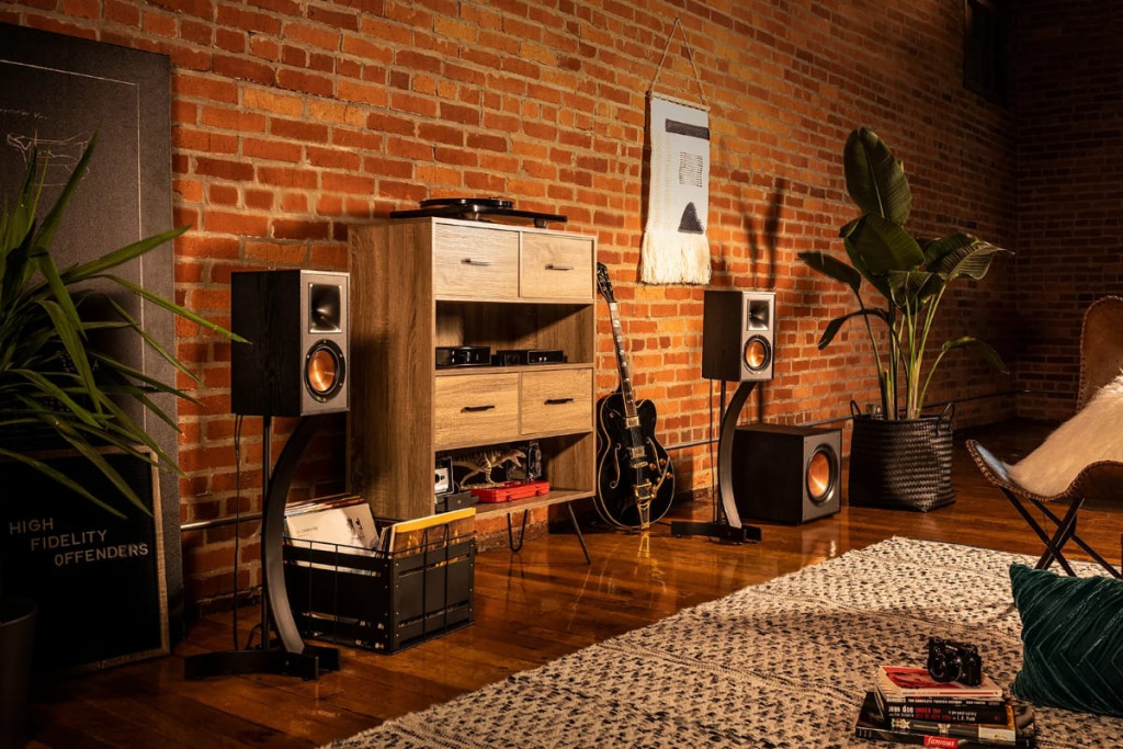 Стойки для полочной АС