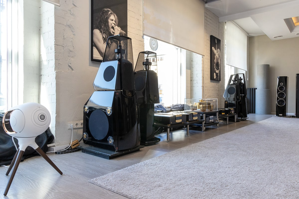 Шоурум Галереи «Назаров»