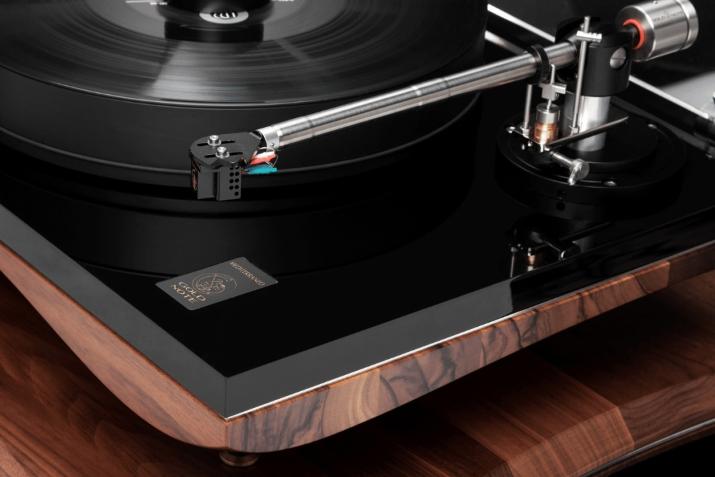 Виниловые проигрыватели Gold Note